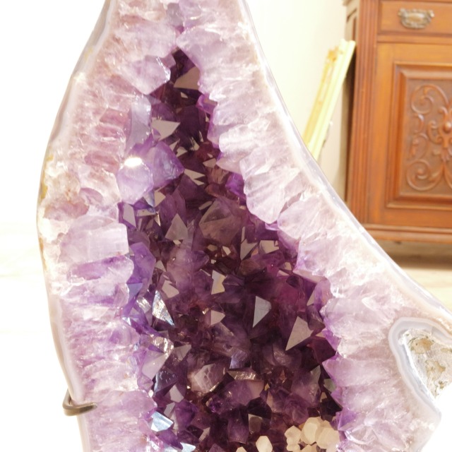 高品質 アメジストドーム スタンド付 紫水晶 原石 クラスター ジオード