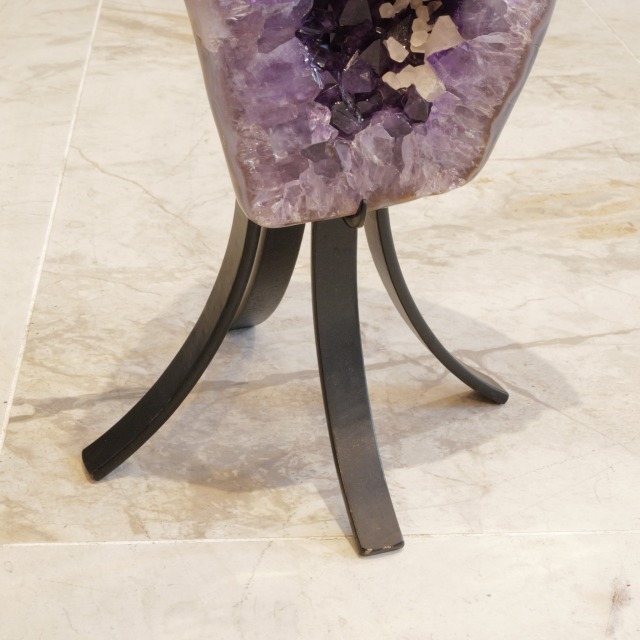 高品質 アメジストドーム スタンド付 紫水晶 原石 クラスター ジオード
