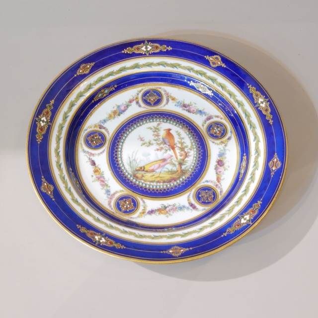 18世紀 セーブル窯 鳥類学 絵付けプレート 王者の青 金彩 セーヴル 磁器 フランス アンティーク 飾皿 博物画 鳥 置物 骨董 美術品 直径24cm