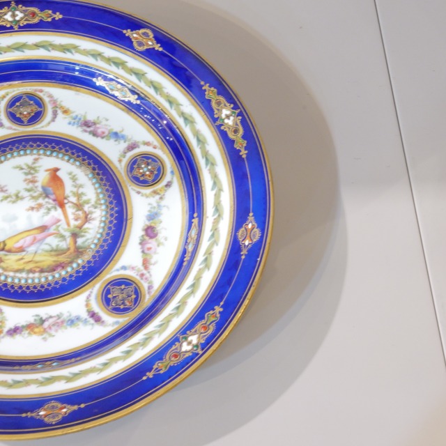 18世紀 セーブル窯 鳥類学 絵付けプレート 王者の青 金彩 セーヴル