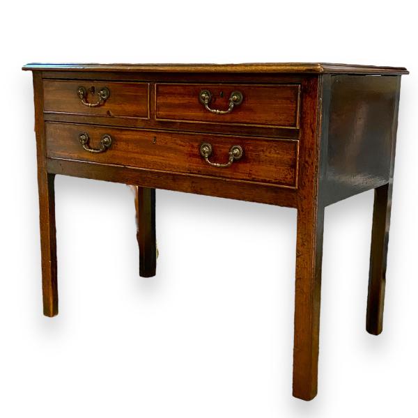 アンティーク品