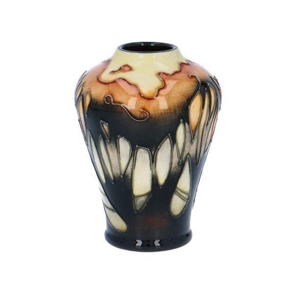 Moorcroft ムーアクラフト 花瓶 イギリス 20世紀 セラミック Moorcroft ムーアクラフト 取手付き