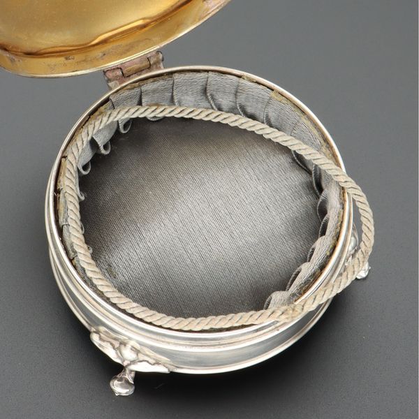 アンティーク品