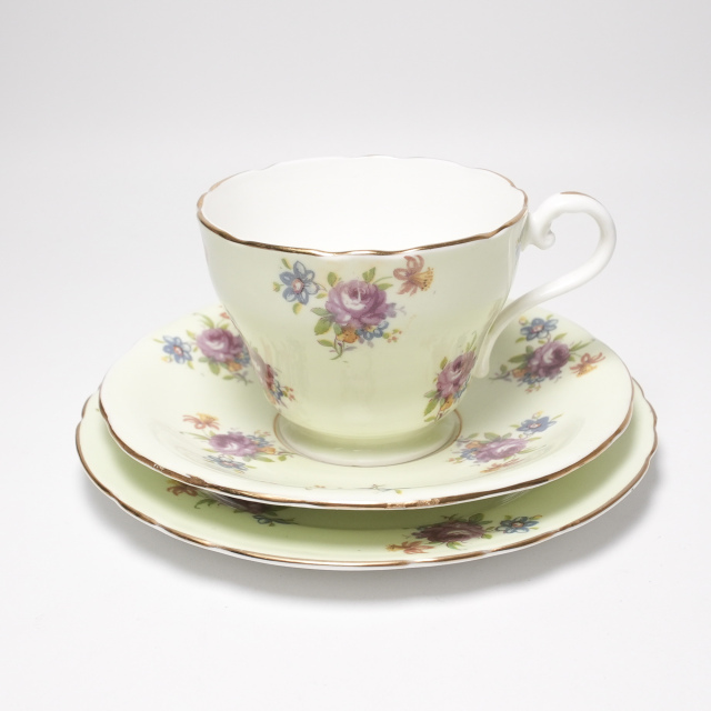 半額満載！スーパーSALE グランドセール！ イギリス ビンテージ トリオ エインズレイ Aynsley 陶磁器 食器