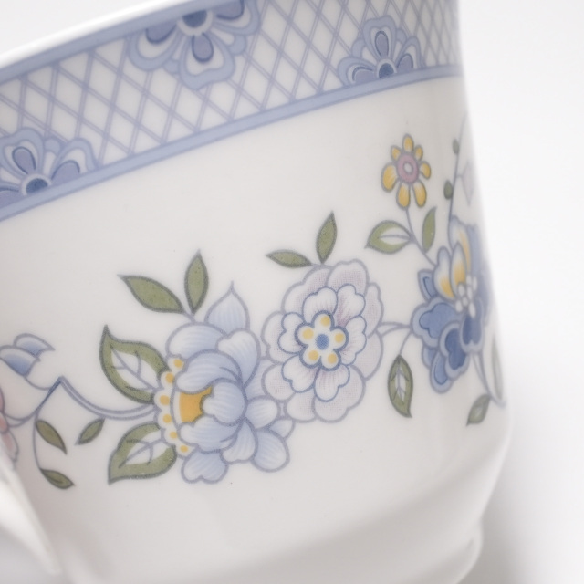 ビンテージ　ロイヤルドルトン「フェアレディ」 ヴィンテージ ロイヤル ドルトン フィギュア「フェア レディ (赤