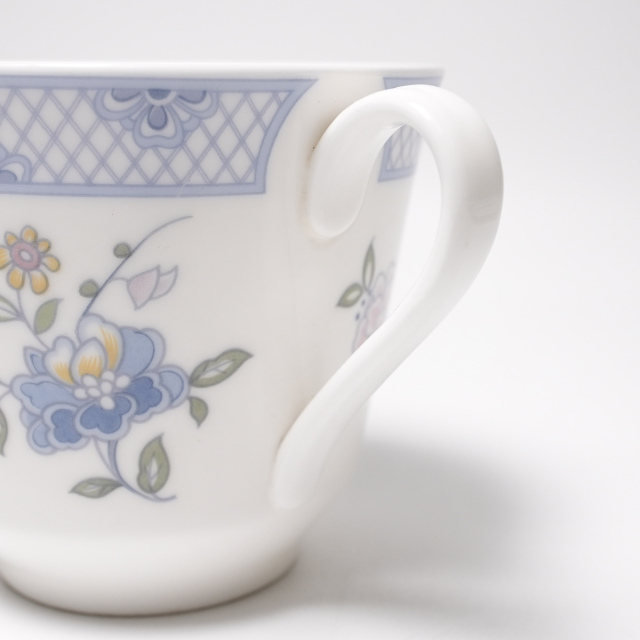 ビンテージ　ロイヤルドルトン「フェアレディ」 ヴィンテージ ロイヤル ドルトン フィギュア「フェア レディ (赤