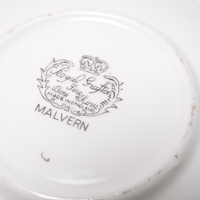 イギリス ビンテージ 陶磁器 Royal Grafton ロイヤル グラフトン カップ&ソーサー EC-G300232165-7