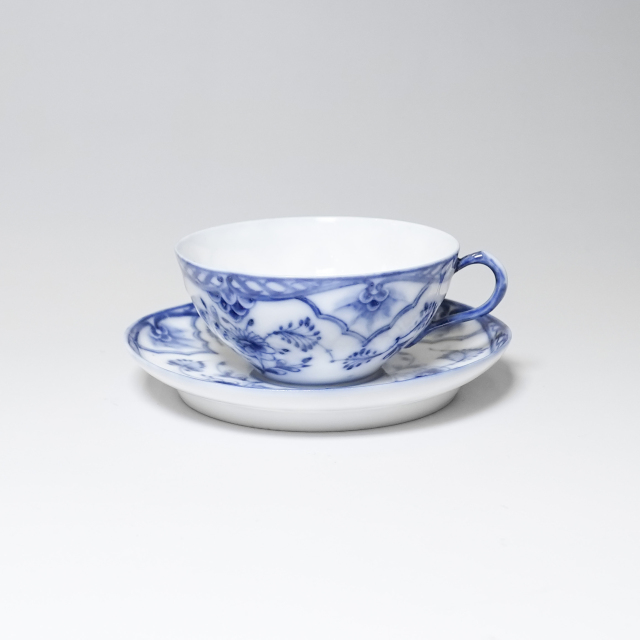フランス 19世紀中期 磁器 Royal Copenhagen ロイヤルコペンハーゲン - 蝙蝠の縁取り・染付紅茶碗皿 ECJPOF0017