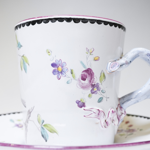 フランス 1870年代 磁器 Emile Galle エミール ガレ - エミール・ガレ 鳥と花、昆虫模様のカップ＆ソーサー ECJPOF0018