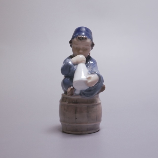 デンマーク 1960年代 磁器 Royal Copenhagen ロイヤル コペンハーゲン 少年オブジェ ECJPTD0052
