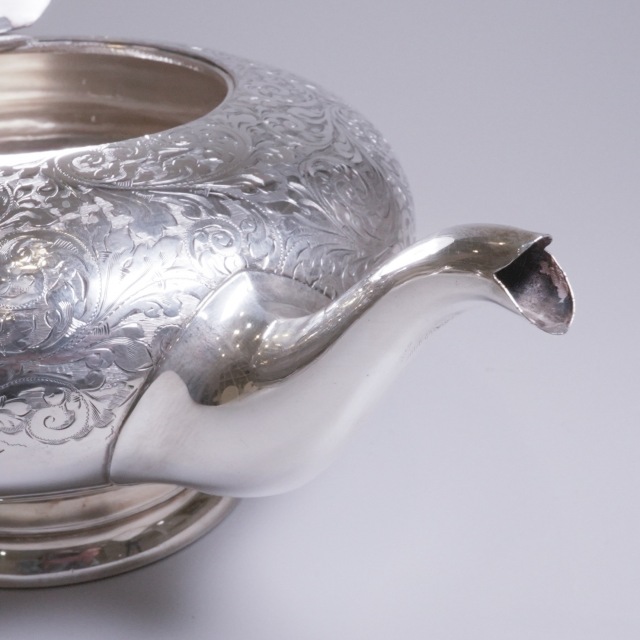 イギリス 1900年代 シルバー 純銀製花紋ティーサービス4点 ECJPTD0076