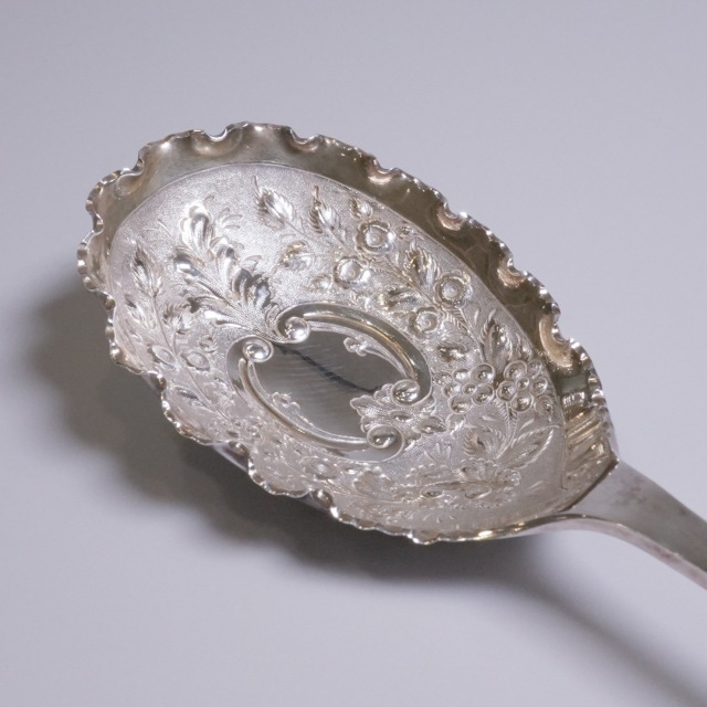 イギリス 1890年代 シルバー 純銀製果実紋サービングスプーン ECJPTD0077