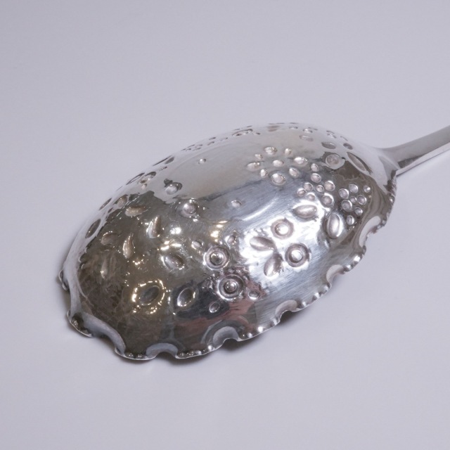 イギリス 1890年代 シルバー 純銀製果実紋サービングスプーン ECJPTD0077