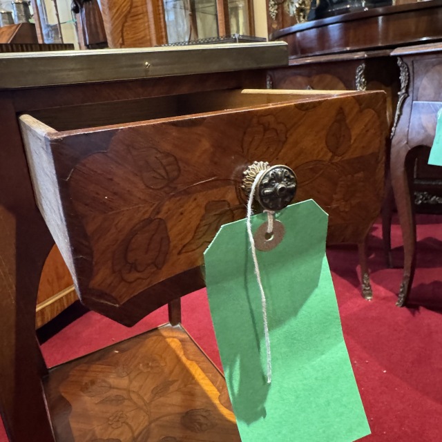 アンティーク品