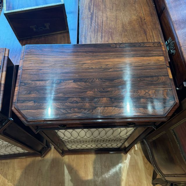 アンティーク品