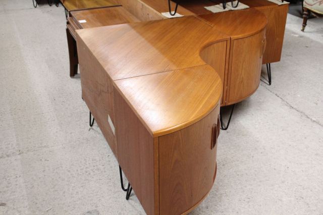 英国アンティークG-planジープランカップボード/木製キャビネット89-293 英国アンティークG-planジープランカップボード/木製