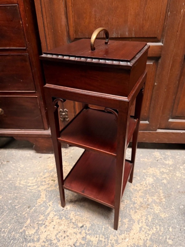 収納家具
