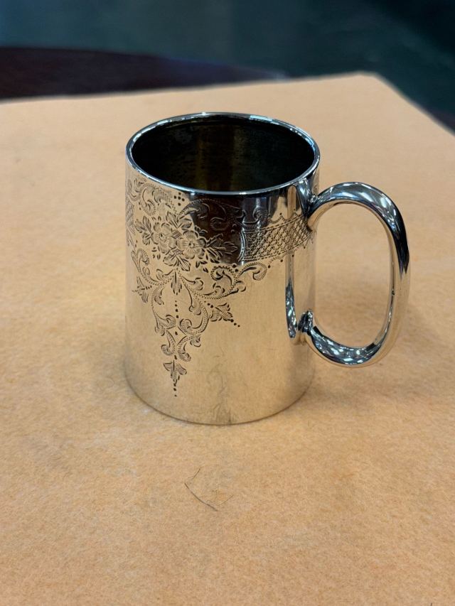 【驚きの値段】 イギリス 1890年代 シルバー シルバーマグカップ 金属工芸
