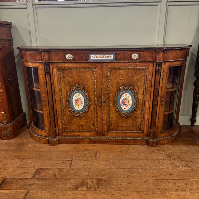 アンティーク品