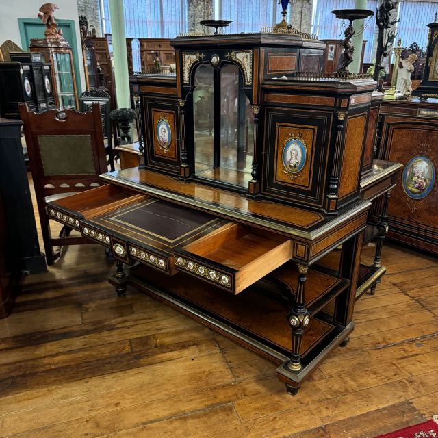 アンティーク品