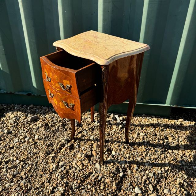 アンティーク品