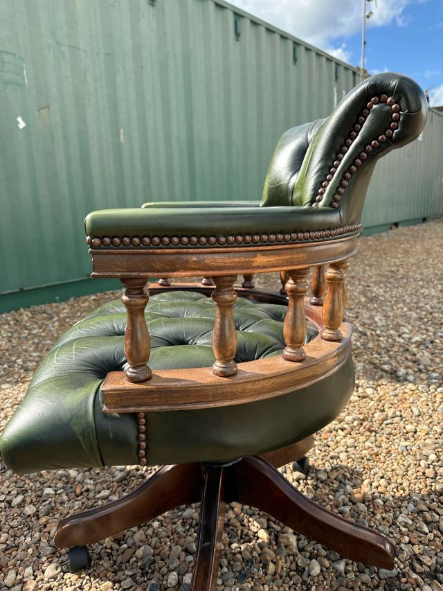 イギリス 1940年代 ウォールナット キャプテンチェア