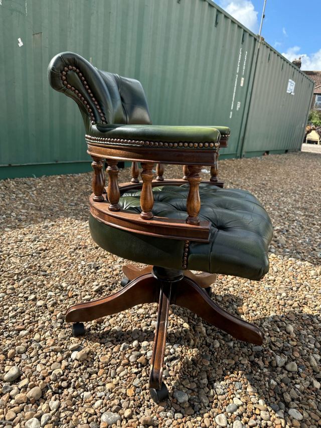 イギリス 1940年代 ウォールナット キャプテンチェア