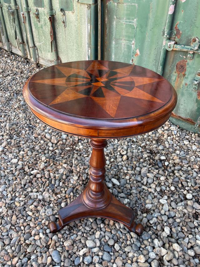 イギリス　アンティーク　ラウンドテーブル イギリス 1880年代 ウォールナット ラウンドテーブル