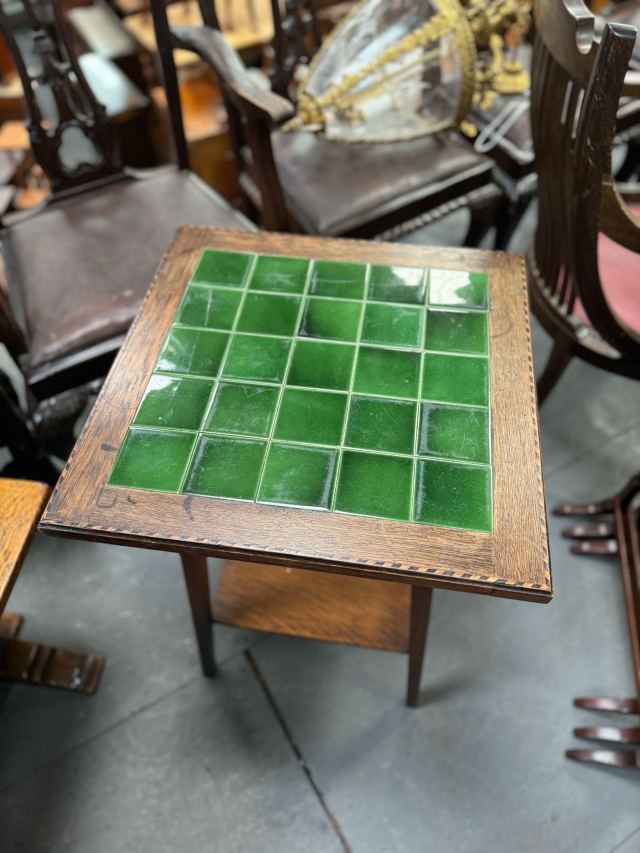 タイルトップテーブル、英国ヴィンテージ タイルトップテーブル、英国ヴィンテージ