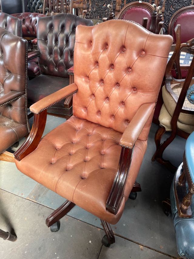 イギリス 1960年代 マホガニー レザー オフィスチェア ECUKOB0104