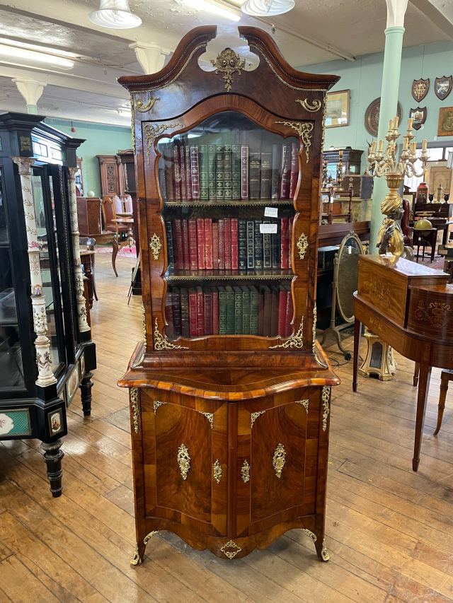 ドイツ 1880年代 ウォールナット ディスプレイキャビネット ECUKPA0009