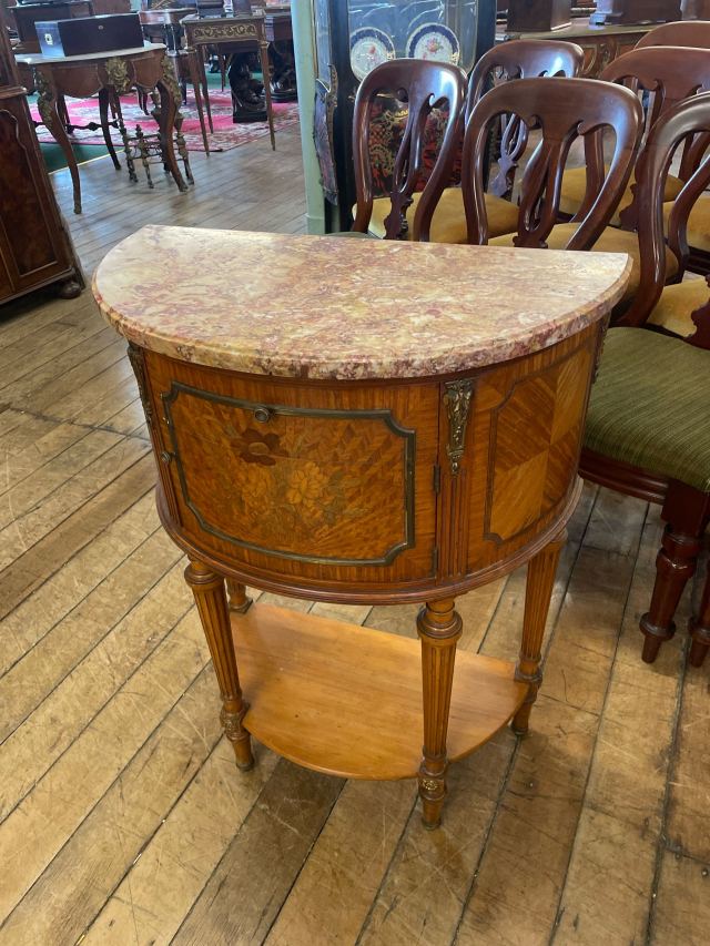 アンティーク品