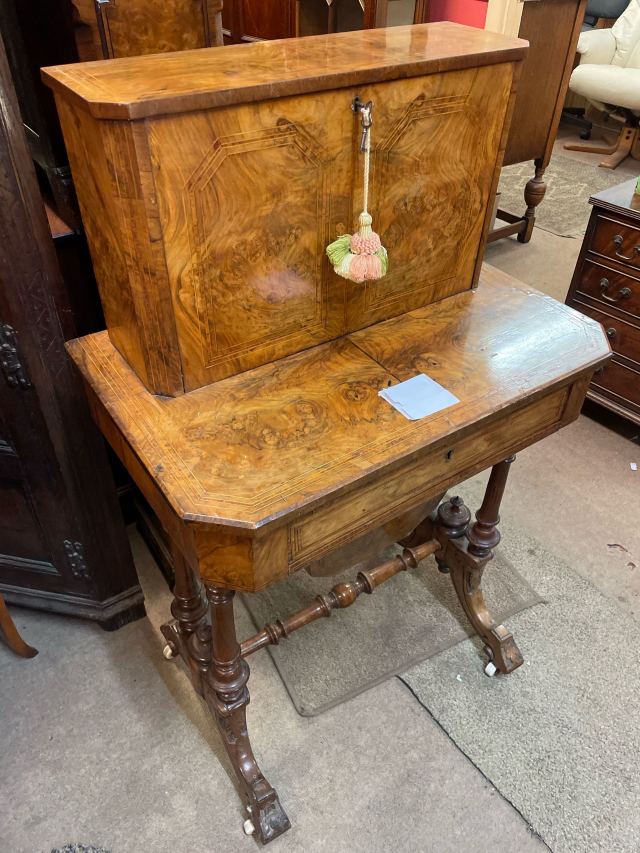 イギリス 1870年代 ウォールナット 裁縫機能付きレディースライティングテーブル ECUKSA0060