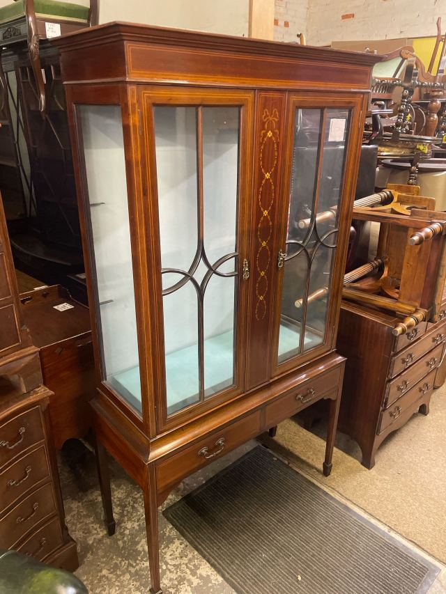 DLK28 英国クラシックスタイル サイドボード マホガニー無垢材 鍵付き DLK28 英国クラシックスタイル サイドボード マホガニー無垢材 鍵付き