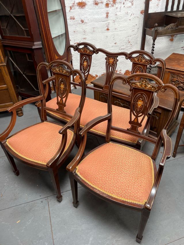 アンティークチェア　マホガニー アンティーク調 マホガニー無垢材 ロッキングチェア 装飾彫刻