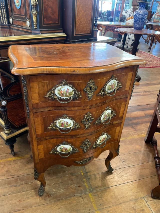 アンティーク品