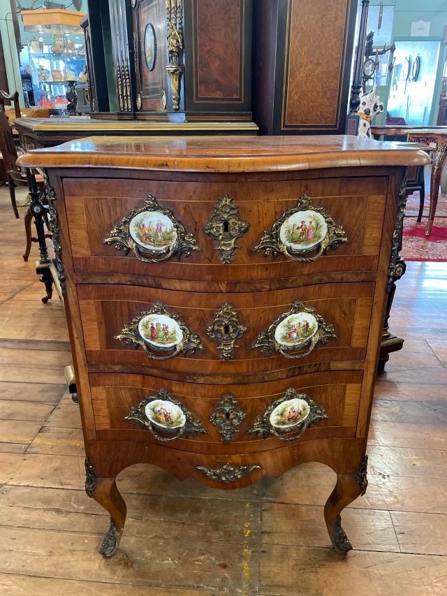 アンティーク品