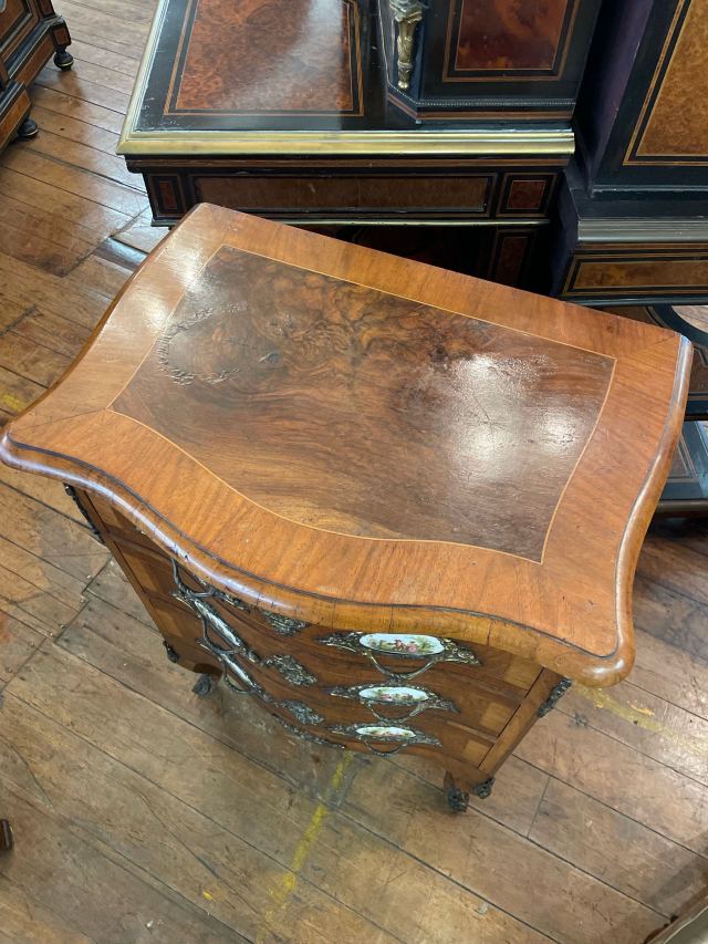 アンティーク品