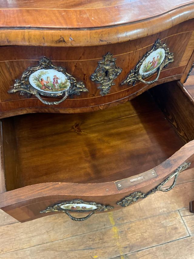 アンティーク品