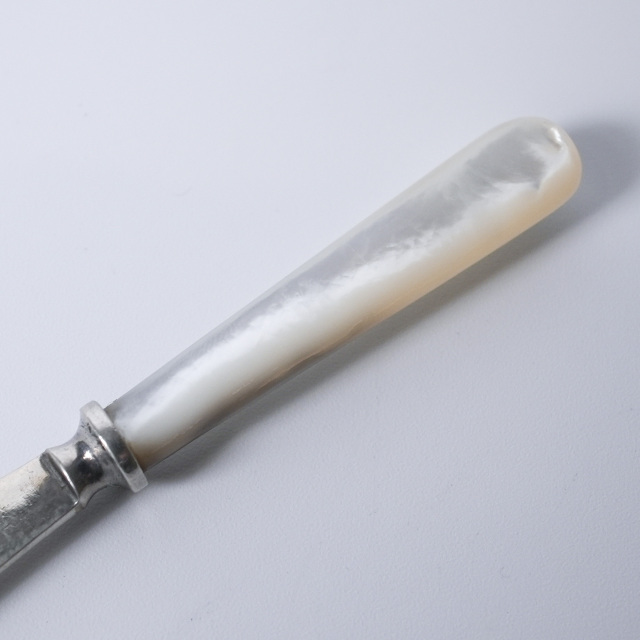 イギリス 1901年 Sheffield シェフィールド製 白蝶貝ハンドル バター