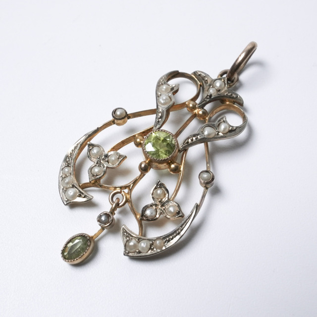 イギリス 1890年代 9Kゴールド アンティークジュエリー ペンダントトップ