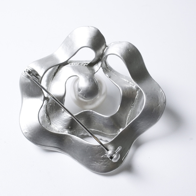 2000年代 コスチュームジュエリー ブローチ