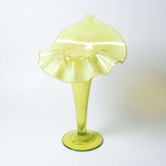 イギリス 1890年代 オパールセントガラス フラワーベース