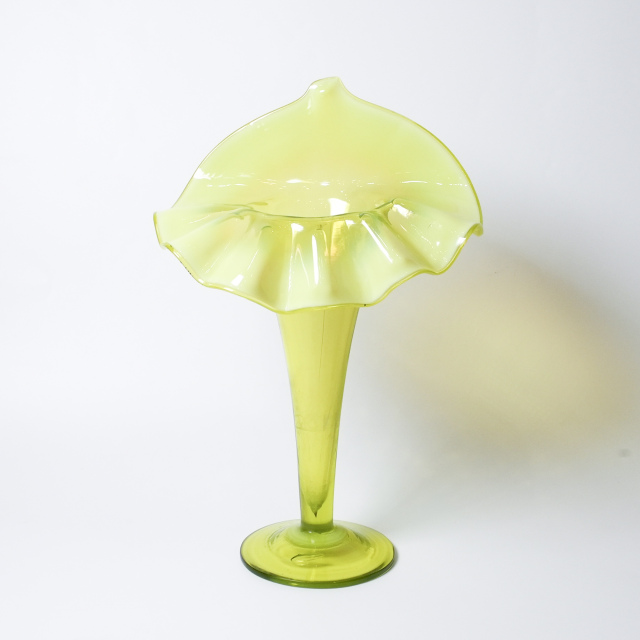 イギリス 1890年代 オパールセントガラス フラワーベース