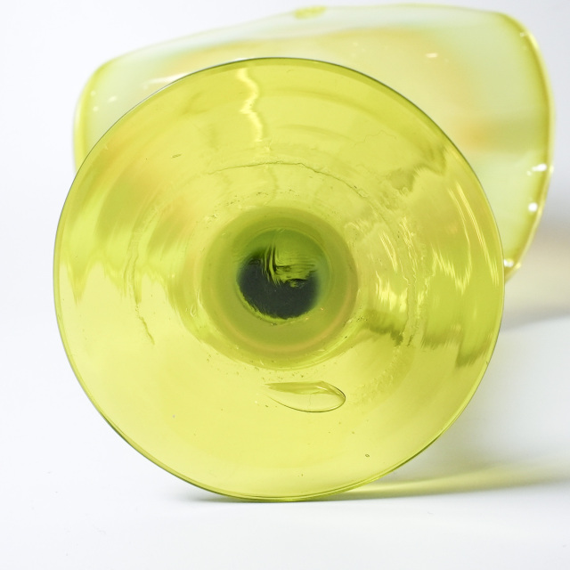 イギリス 1890年代 オパールセントガラス フラワーベース