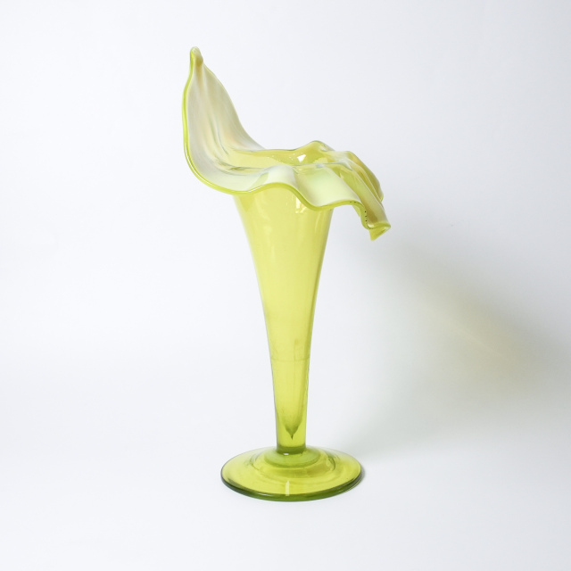 イギリス 1890年代 オパールセントガラス フラワーベース