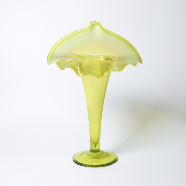 イギリス 1890年代 オパールセントガラス フラワーベース