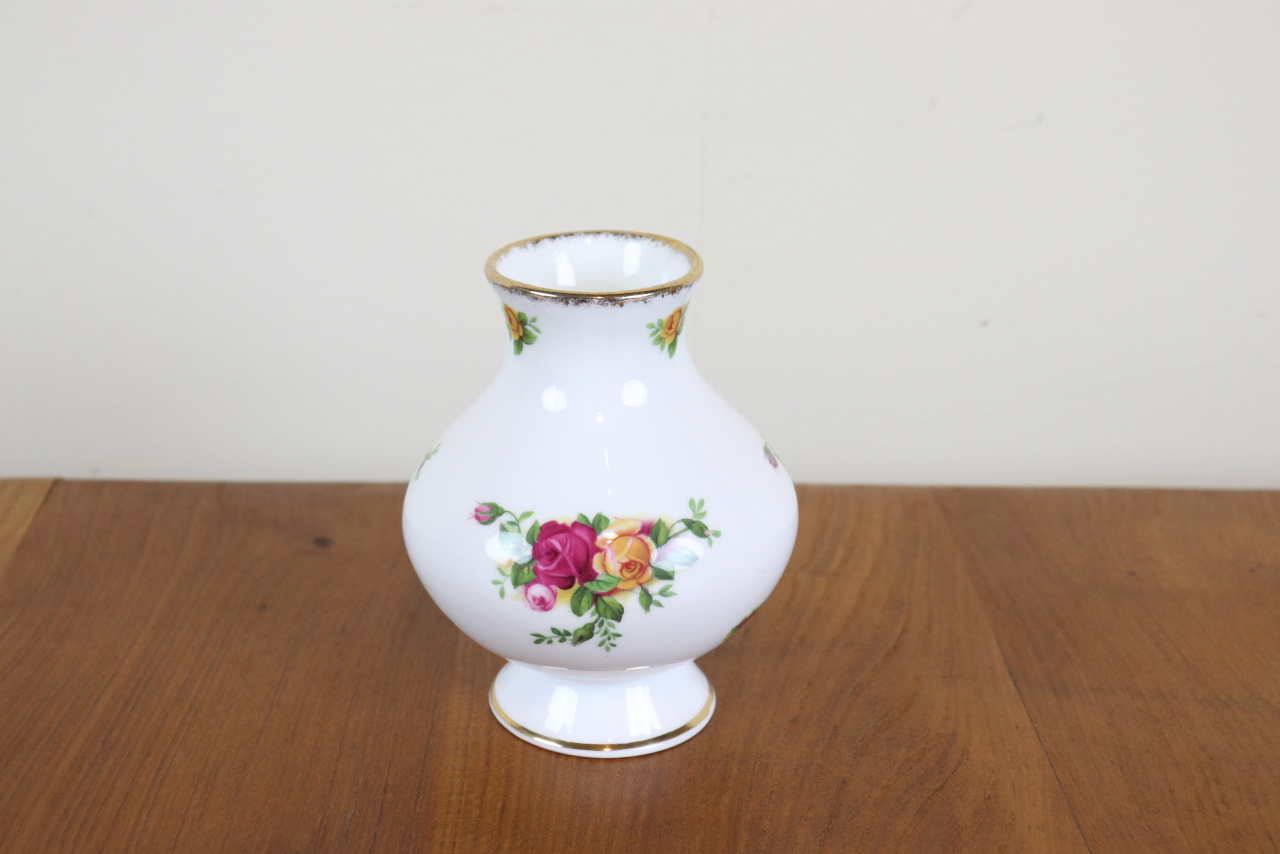 ロイヤルアルバート　オールドカントリーローズ　花瓶　フラワーベース　薔薇　ROYAL ALBERT　イギリス　ヴィンテージ　に2281-4