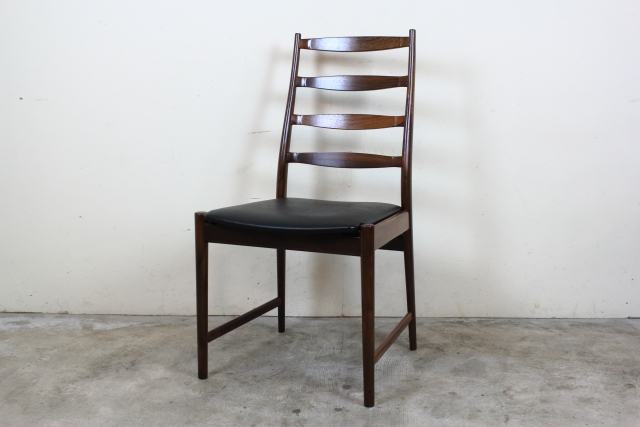 アルネヴォッダー　ダイニングチェア　ローズウッド　デンマーク　北欧