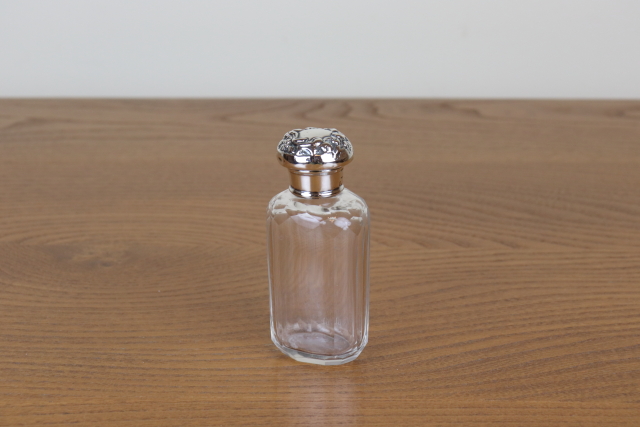 アンティーク　銀蓋　シルバー　ガラス瓶　ボトル　イギリス